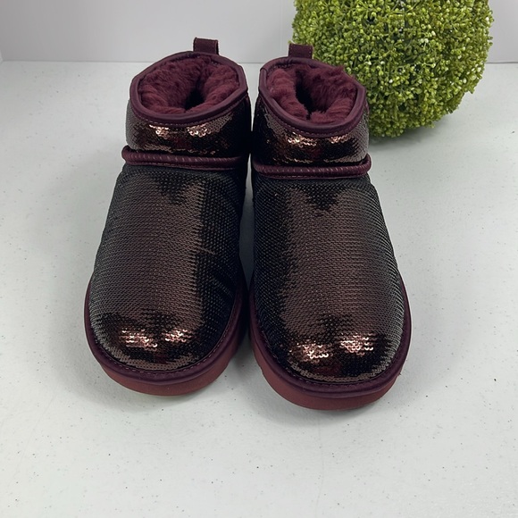 UGG Women's Classic Ultra Mini Mirror Ball Boots Size 6 Color Wild Grape NIB - Picture 4 of 13